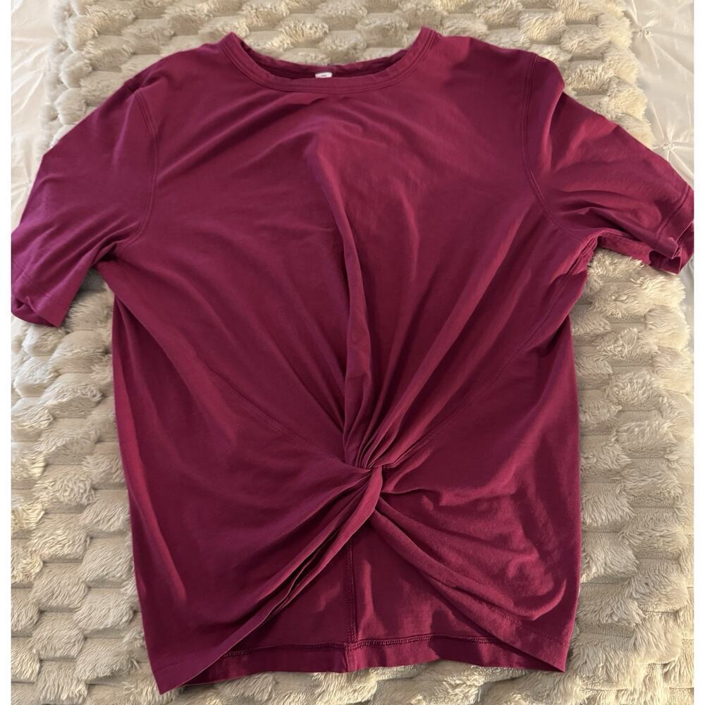 Lululemon Crescent Tee Womens Short Sleeve Shirt Top Magenta Athleisure Size 4